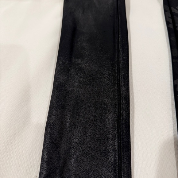 SPANX Black and Camo Leggings Set of 3 - Picture 5 of 6